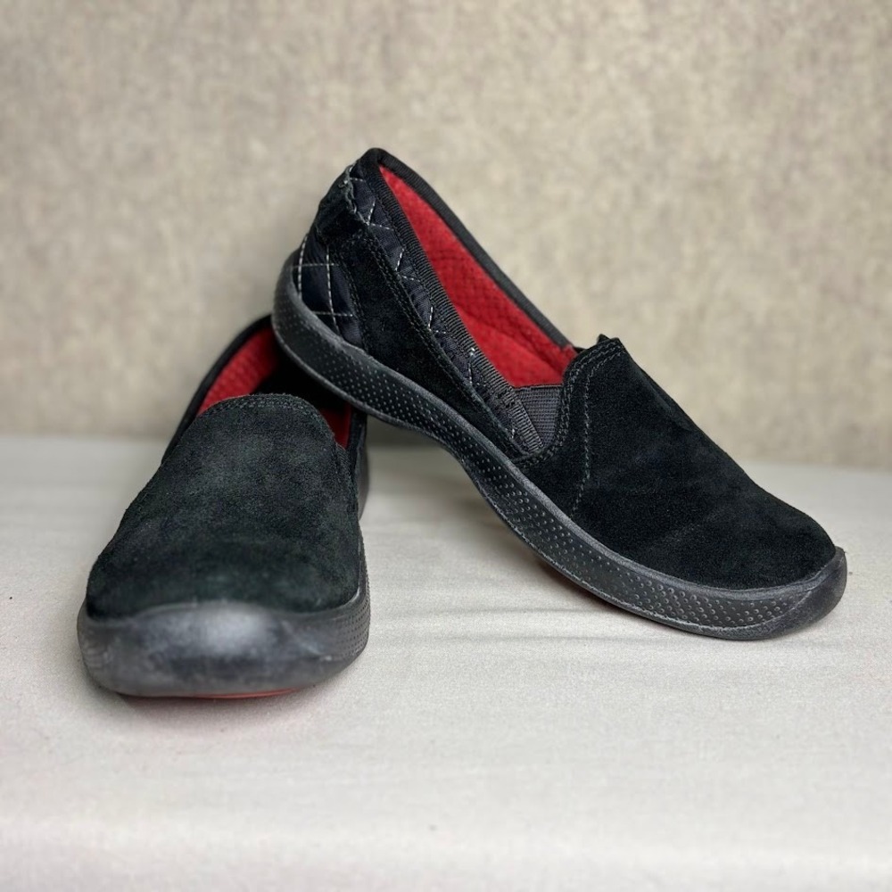 Crocs Loafers Women 8 Black Suede Slip On Quilted Classic Comfort Flat Shoes